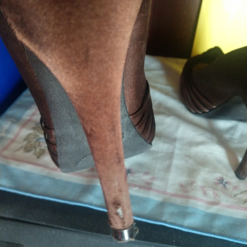Heels - Picture 5 of 9
